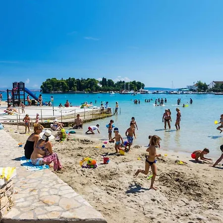 Apartma Ugljan *