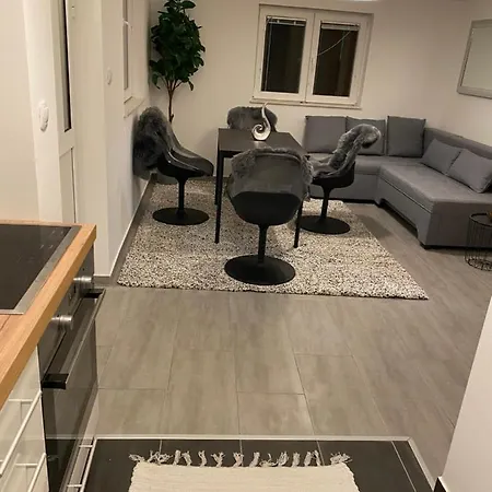 شقة Apartma Ugljan بريكو