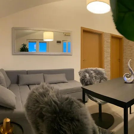 شقة Apartma Ugljan *